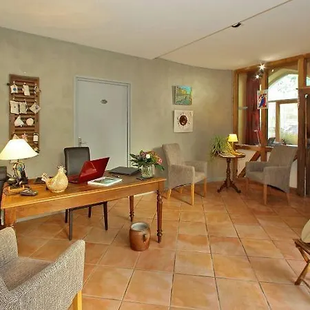 Hotell Le Quatorze 3*
