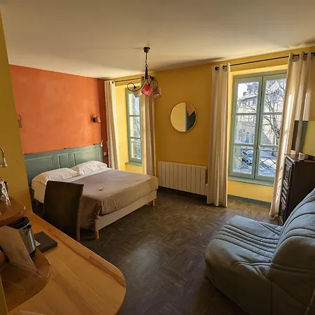 Le Quatorze 3*