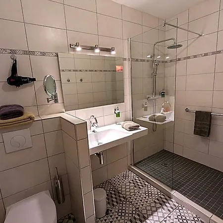Le Quatorze 3*