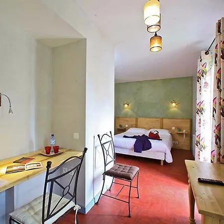 Hotell Le Quatorze 3*