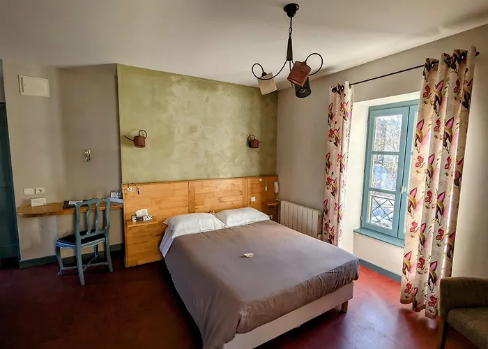 オテル ル キャトルズ フィジャック