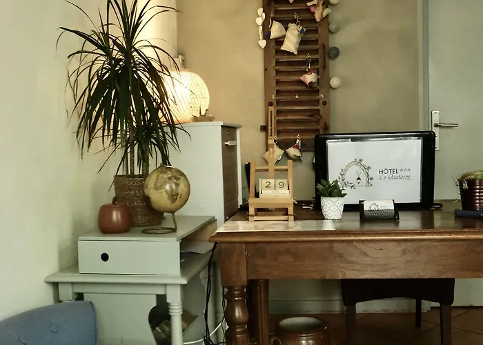 オテル ル キャトルズ 3* フィジャック