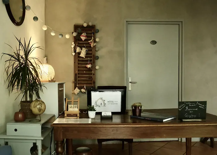 オテル ル キャトルズ ホテル フィジャック