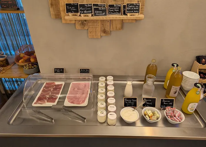 オテル ル キャトルズ 3*